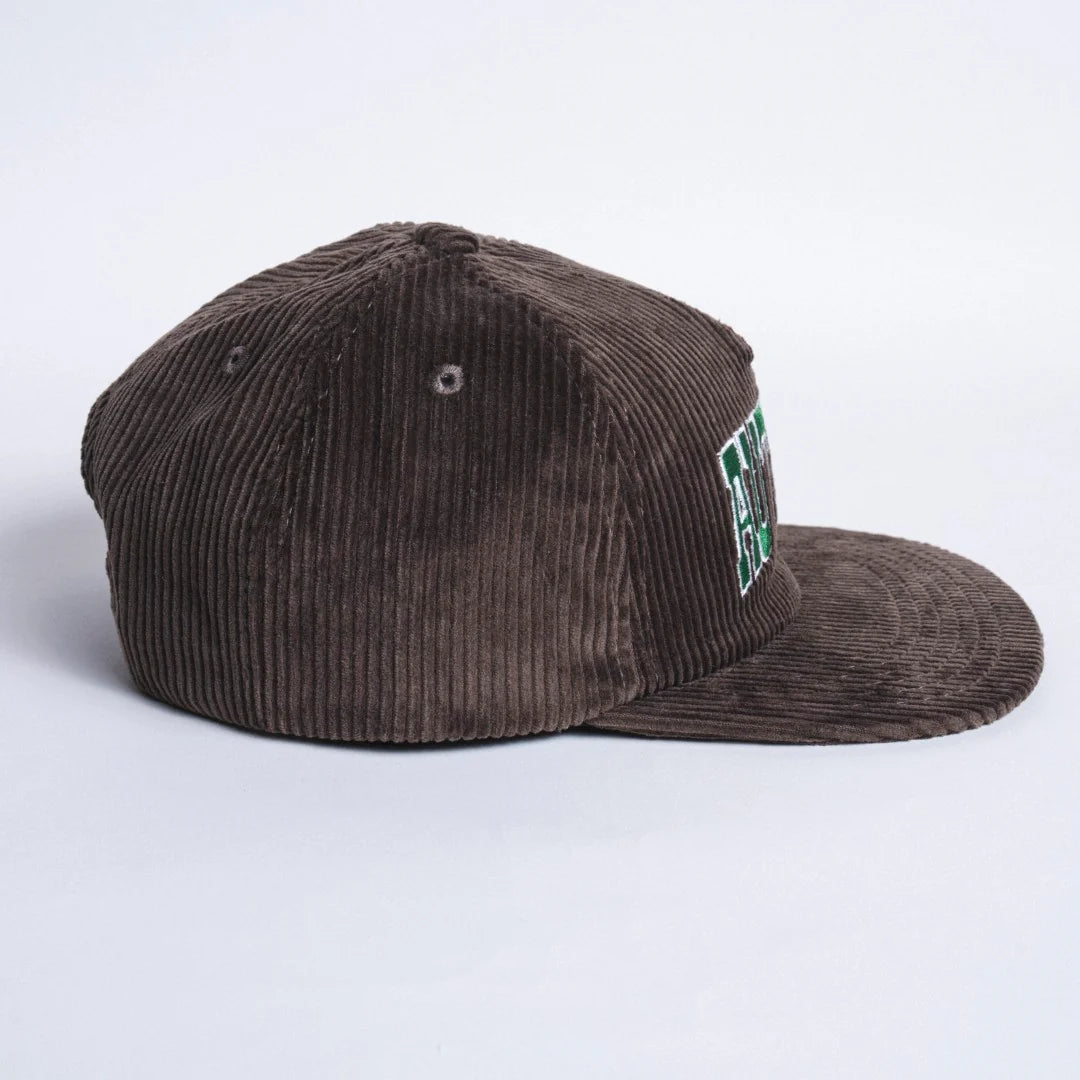 Casquette à cinq panneaux en cordon