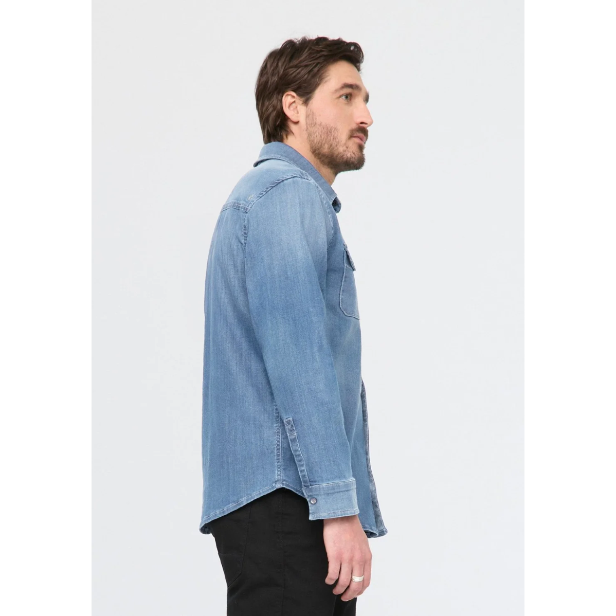 Chemise Performance Denim Lite à deux poches - Hommes