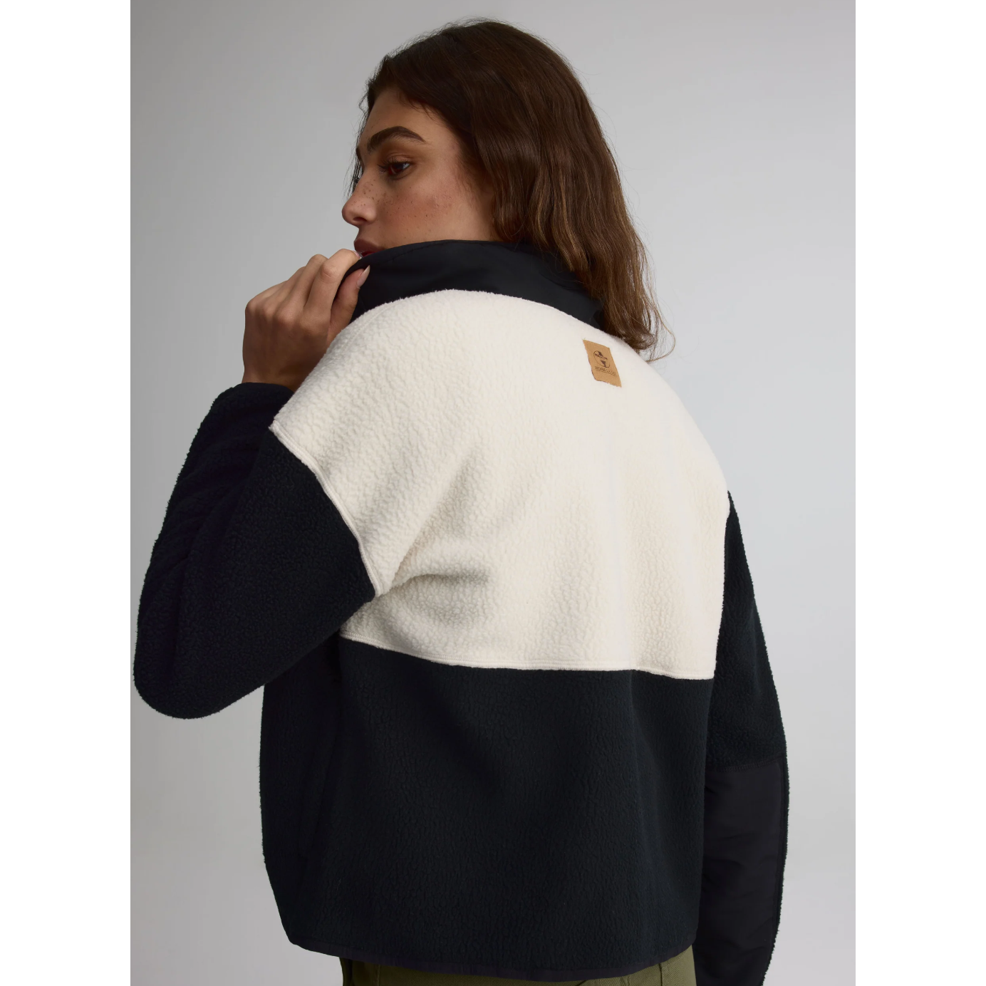 High-collar sherpa jacket for women