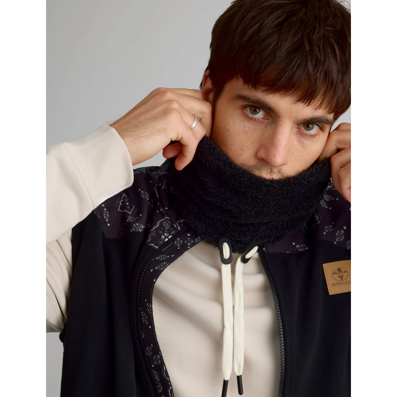 Tube en peluche unisexe - Noir||Plush Neck Tube - Black