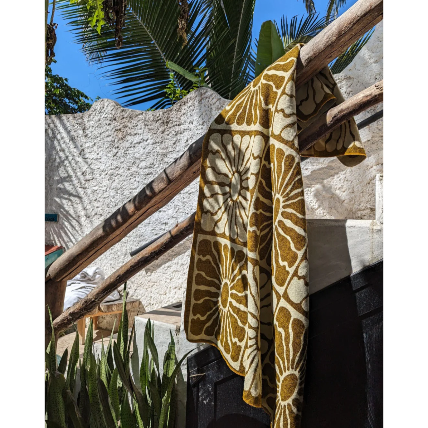 Eternal Sunshine Blanket||Eternal Sunshine - Blanket - Gold Yellow