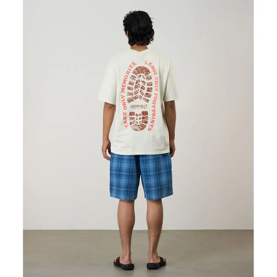 T-shirt Footprints teint par pigmentation - Unisexe