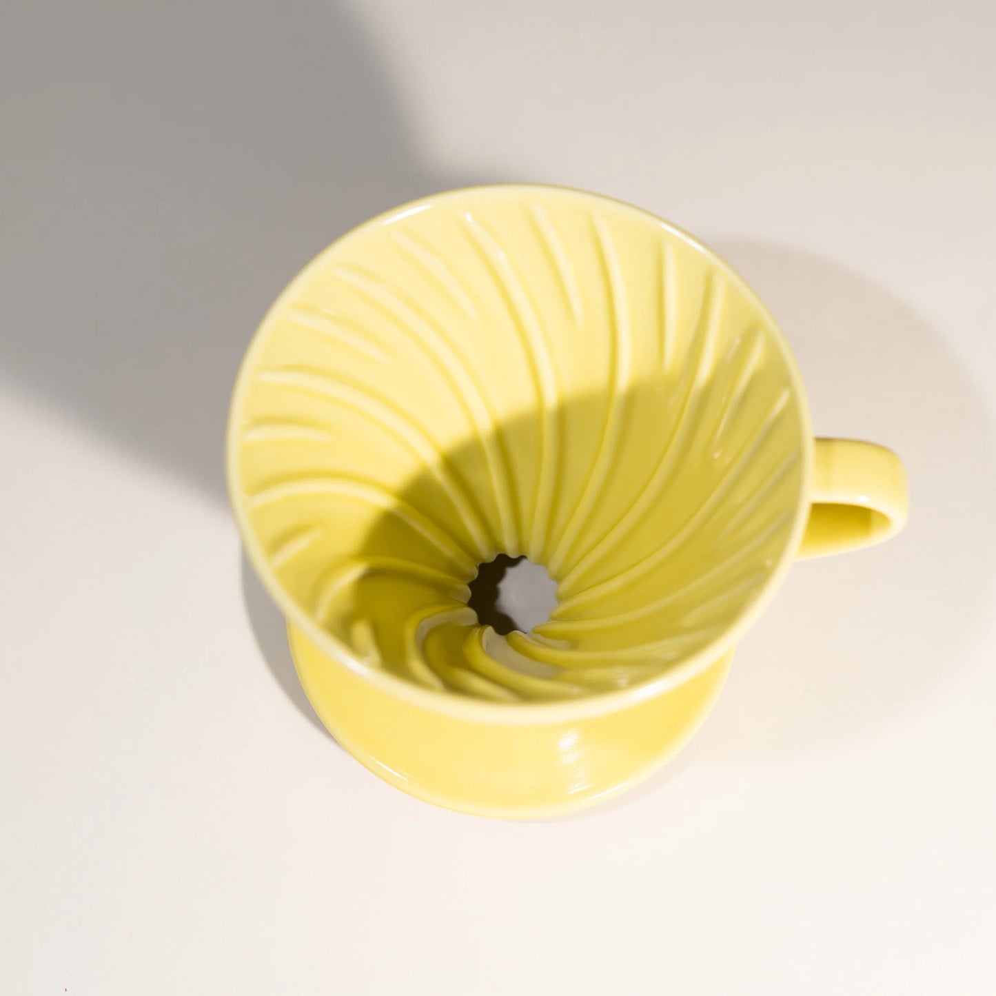 V60-02 en Céramique Hario - Lemon Yellow