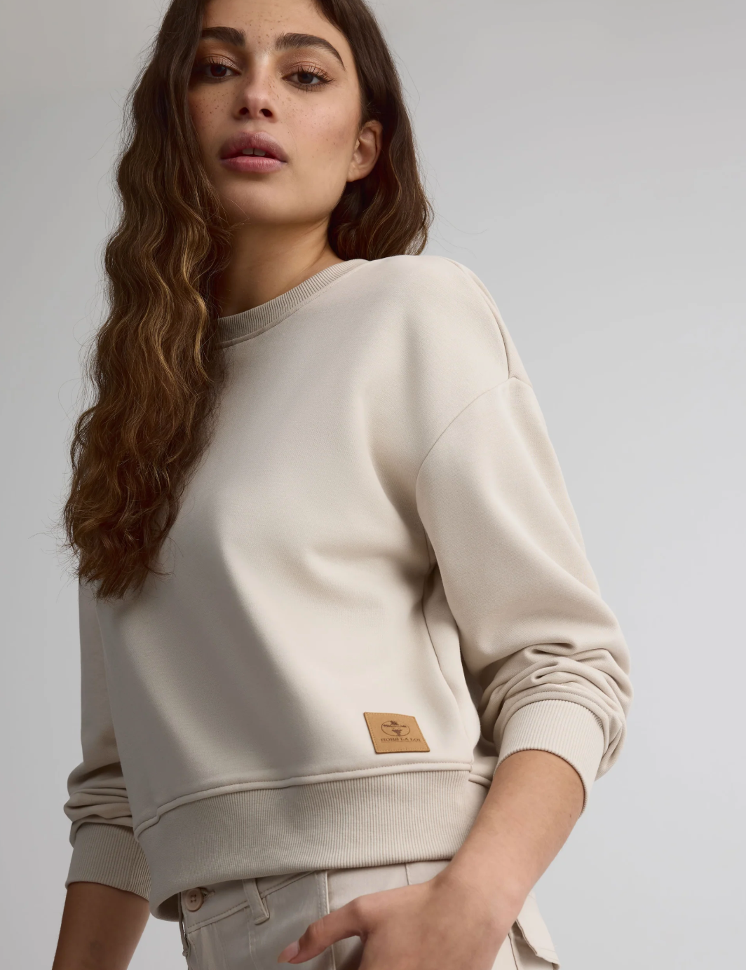 Chandail coton ouaté à col rond pour femme||Crewneck fleece sweatshirt for women