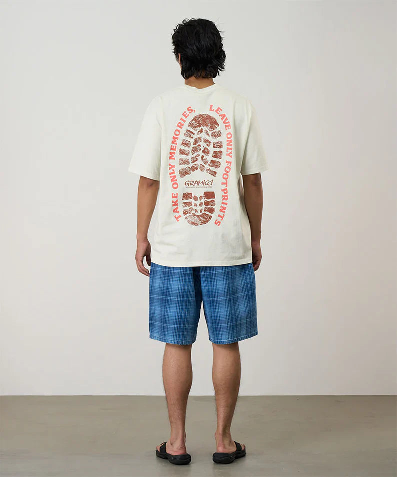 T-shirt Footprints teint par pigmentation - Unisexe