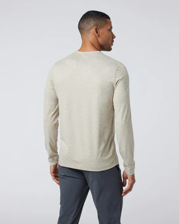 Chandail manches longues Ease Performance Henley pour Hommes || Long-Sleeve Ease Performance Henley for Men's